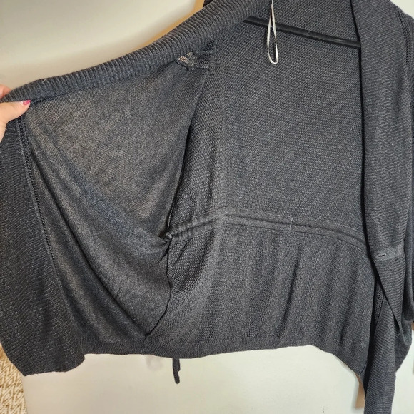 Lululemon Cashmere Blend Breeze Easy Grey Wrap Estimated Size Medium - Picture 14 of 16